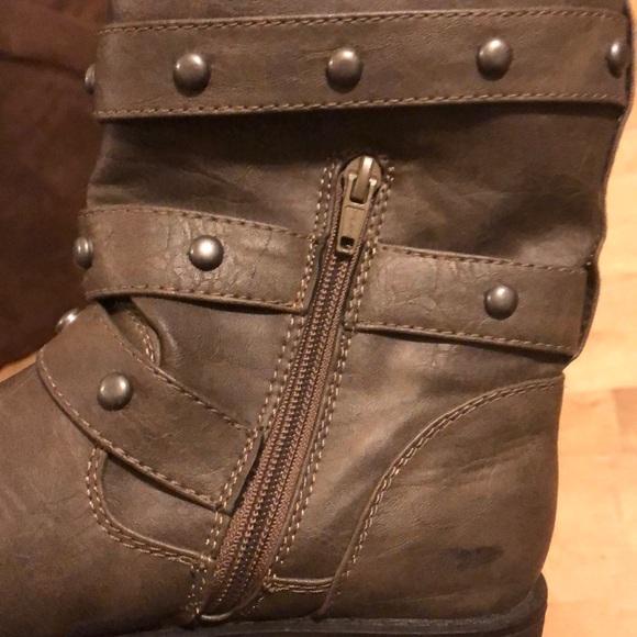 Booties - Picture 4 of 4